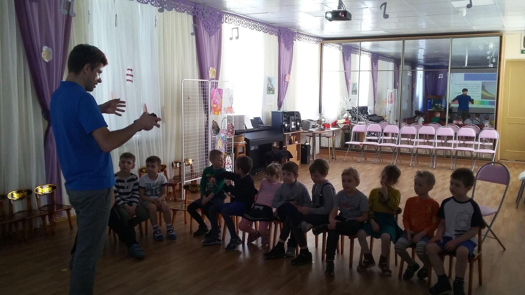 Откуда радуга в аквариуме ?