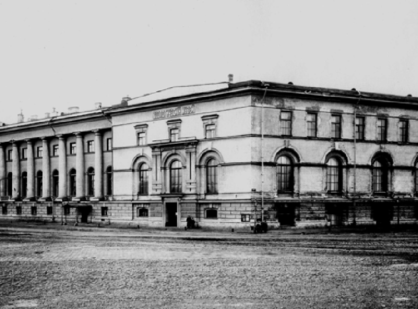 Музей получил здание на Стрелке Васильевского острова (Университетская наб., д. 1)