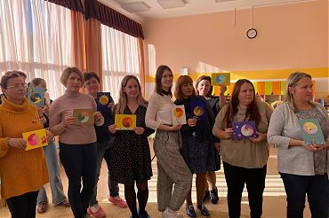 Пост-релиз. Состоялся мастер-класс по изготовлению открытки в технике радужное складывание